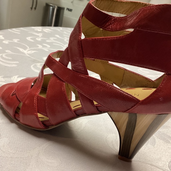 Nine West Leather Open Toe Heels LOOK AT THESE HEELS. STUNNING UNIQUE💃💃💃‼️‼️‼ - Picture 6 of 14